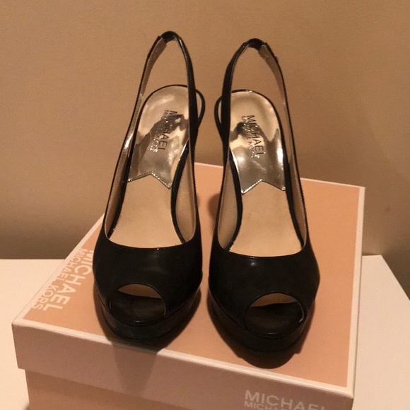 Shoes - Picture 4 of 5